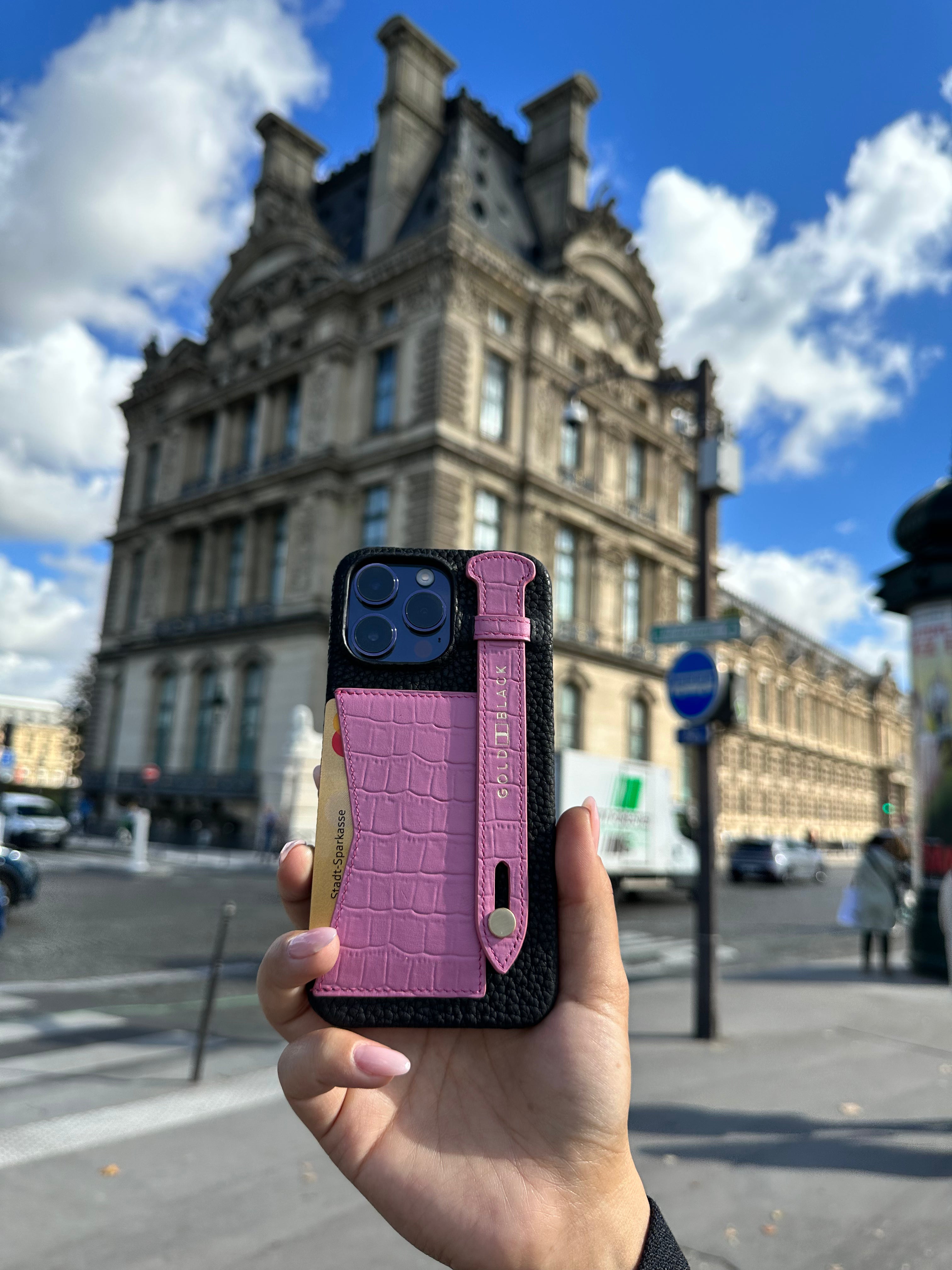 Phone 14 Pro Max Slim Lederhülle Kroko-Prägung pink mit Kartenetui und Schlaufe