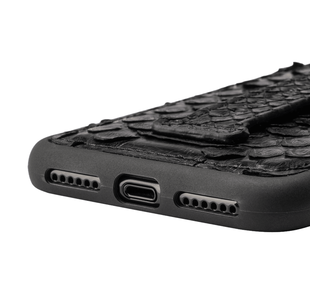 iPHONE 11 PRO LEDERHÜLLE MIT FINGERSCHLAUFE PYTHON TIEFSCHWARZ - GOLDBLACKpremium