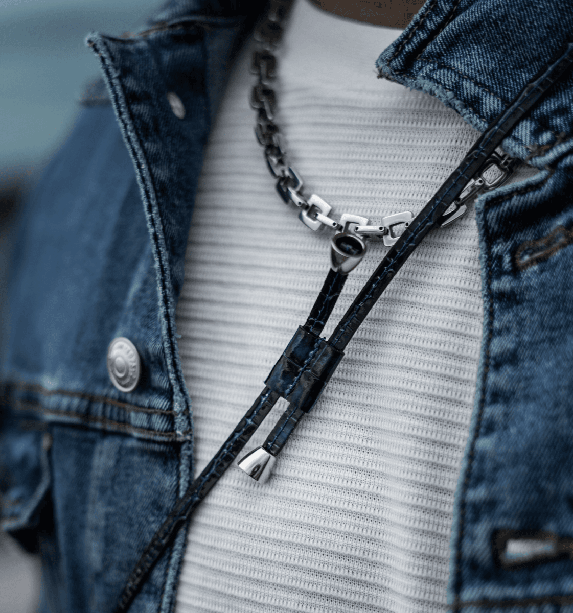 iPHONE 11 PRO LEDERHÜLLE MIT NECKLACE MILANO-Design BLAU - GOLDBLACKpremium