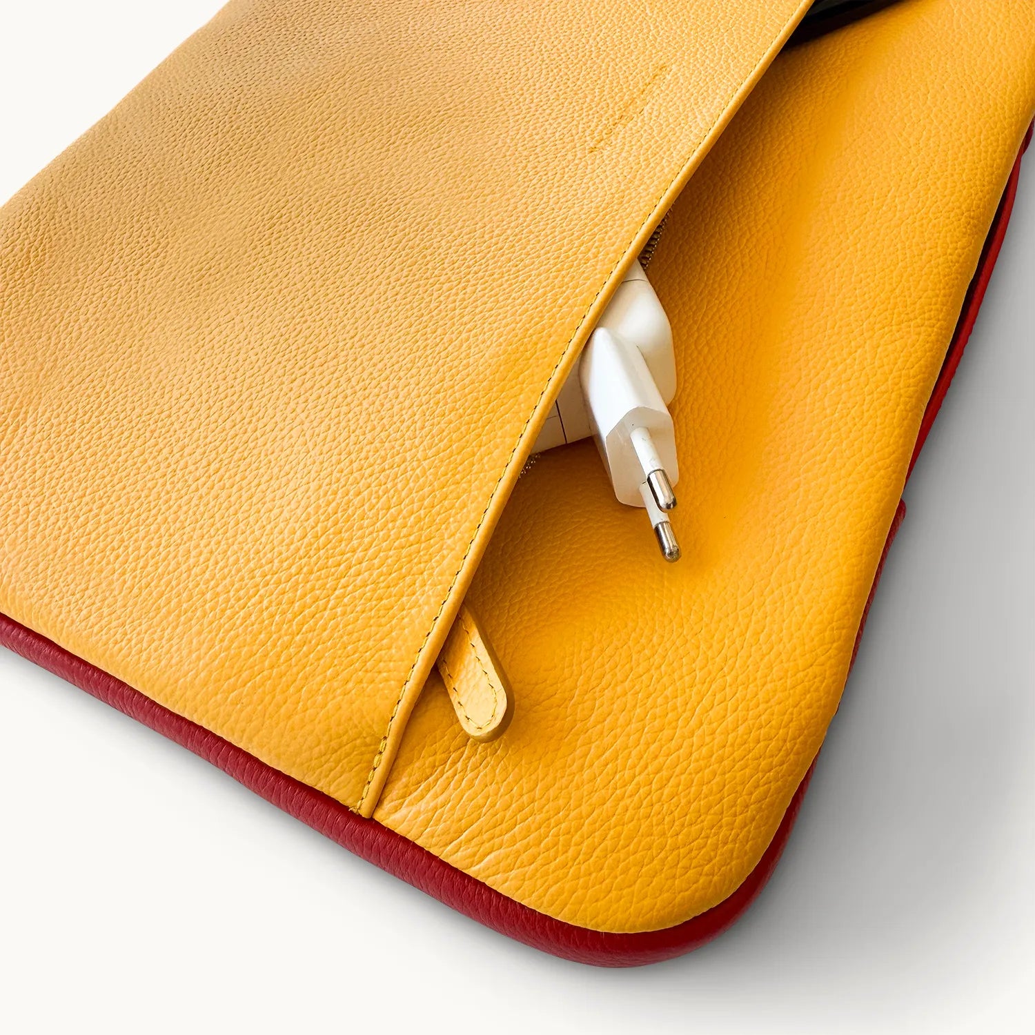 Hochwertige Notebook - Tasche aus vollnarbigem Nappaleder - GOLDBLACKpremium