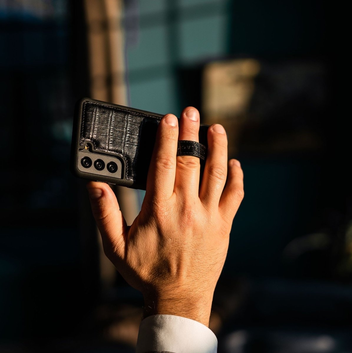 Samsung S21 Plus Lederhülle mit Fingerschlaufe Croco Schwarz - GOLDBLACKpremium